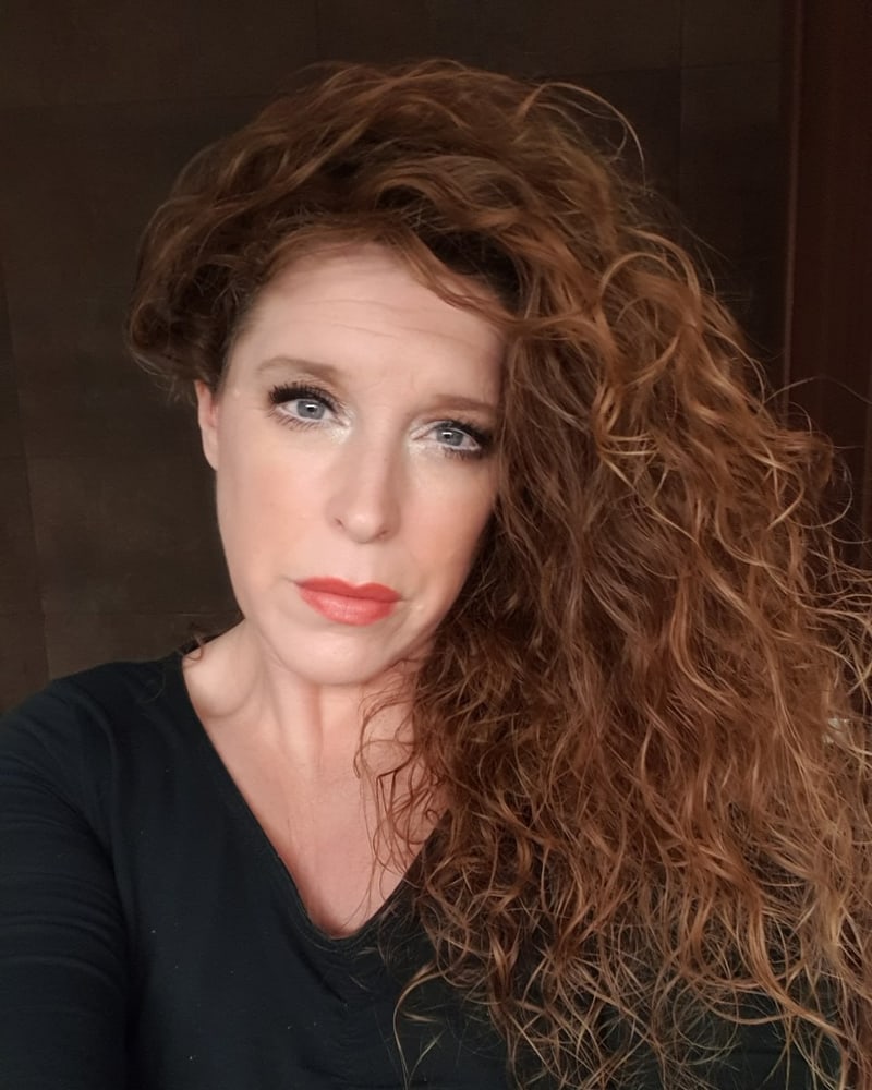 Leilah Spaander framf&ouml;r kameran